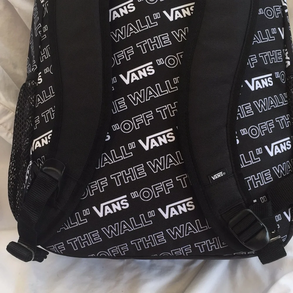 VANS OFF THE WALL LOGO UNISEX STUDENT BACKPACK